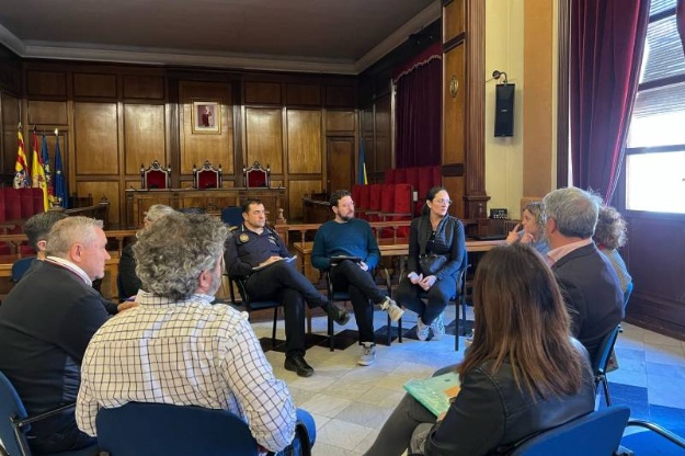 Reunió sobre llicències Festes en la Sala de Plens de l'Ajuntament d'Alcoi