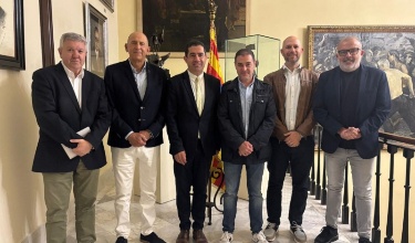 Alcalde, concejal de fiestas y miembros comisión marcha 750 aniversario