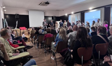 Alcalde y concejal de urbanismo en la reunión con el vecindario de Sagrado Corazón