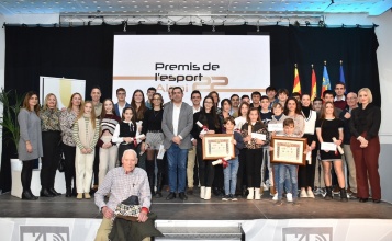 L'alcalde d'Alcoi amb els esportistes no professionals en l'anualitat 2022