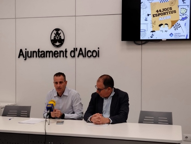 El regidor Alberto Belda i el representant de la Unión Alcoyana en roda de premsa