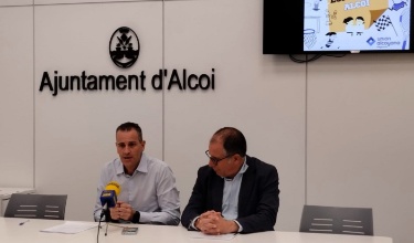 El concejal Alberto Belda y el representante de la Unión Alcoyana en rueda de prensa