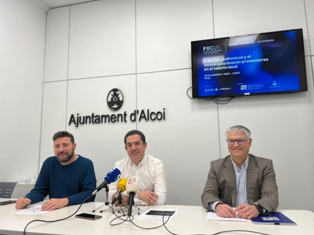 Alexandre Cerradelo, Toni Francés y Ramón Ferrandis en rueda de prensa