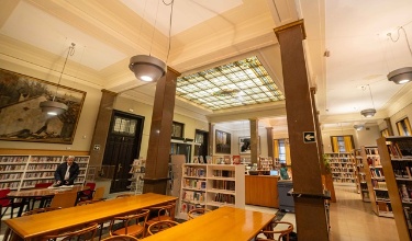 Interior de la Biblioteca Municipal Ricardo Senabre