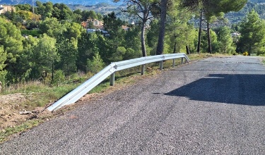 Carretera de acceso a Gormaget