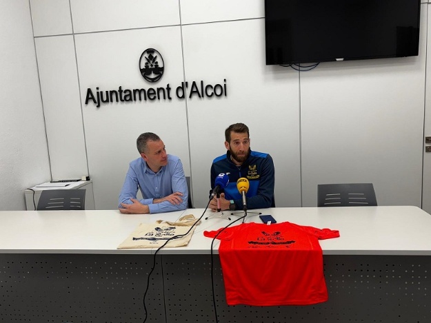 El concejal Alberto Belda y el representante de la 10k Lasalle en la rueda de prensa