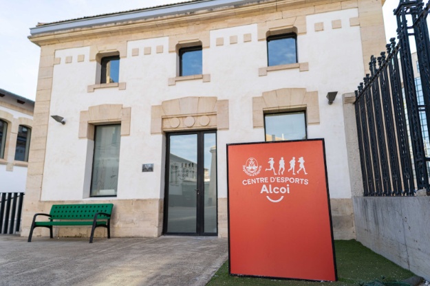 Entrada al Centre d'Esports