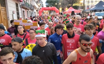 Gent preparada per a l'eixida de la Sant Silvestre 2024