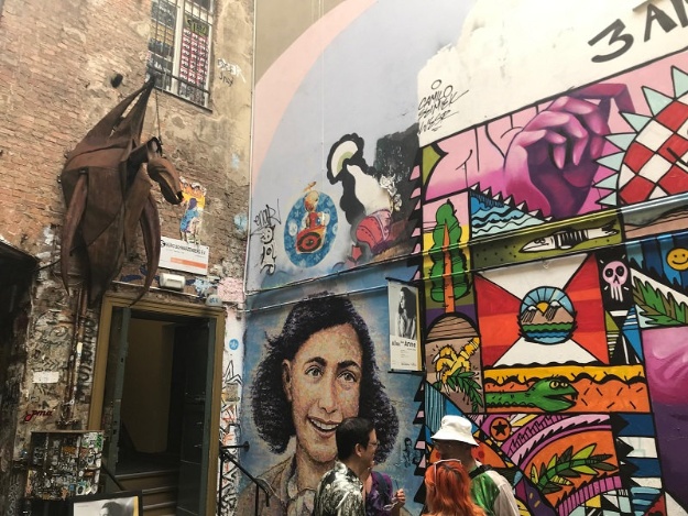 Mural dedicado a Anna Frank en Berlin
