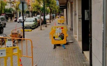 Operari reparant una vorera