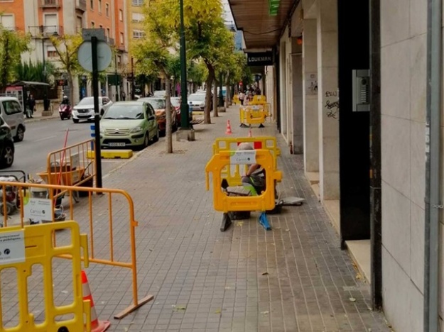 Operari reparant una vorera