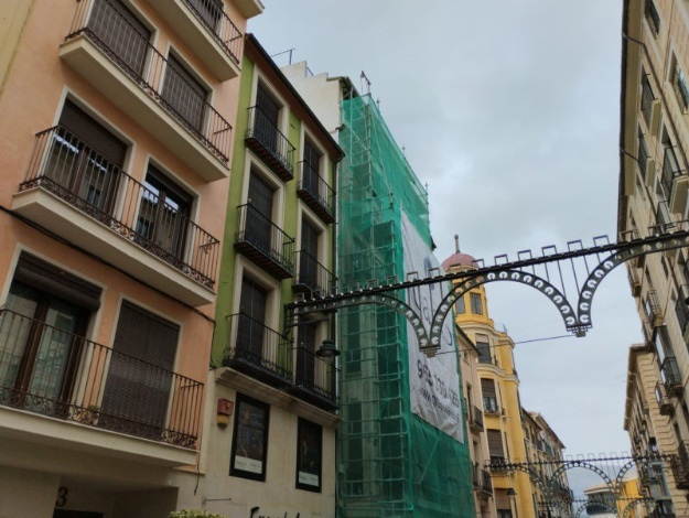 Rehabilitació d'una façana en el Carrer de Mossén Torregrossa