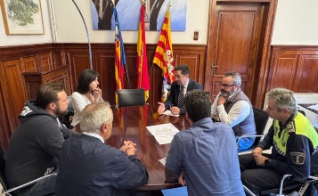 Reunió de l'alcalde, el regidor de Seguretat i la Policia Local amb els veïns de l'Estepar