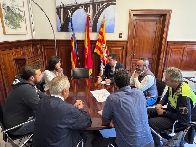 Reunió de l'alcalde, el regidor de Seguretat i la Policia Local amb els veïns de l'Estepar