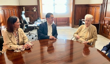El alcalde de Alcoy y la concejala de Políticas Inclusivas en el Ayuntamiento con Sor Elisa Verdú