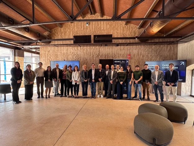 L'alcalde Toni Francés i membres del CEOD en la presentació