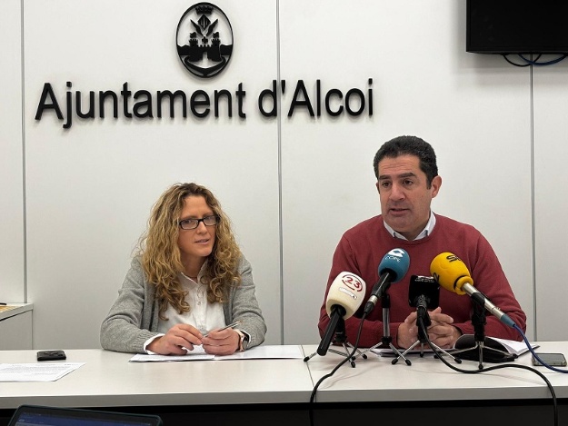Vanessa Moltó i Toni Francés en la roda de premsa