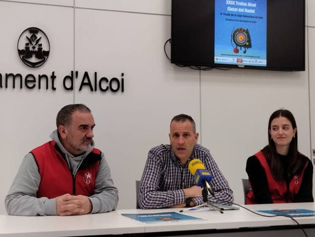 Evaristo Alcaraz, Alberto Belda i Àngels Alcaraz en roda de premsa