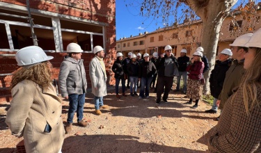 Toni Francés durant la visita a les obres de l'IES Andreu Sempere