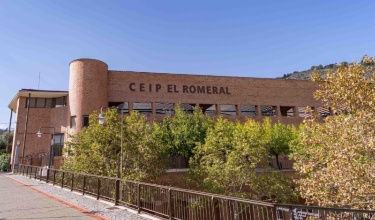 Exterior del Colegio Público El Romeral, en Alcoy