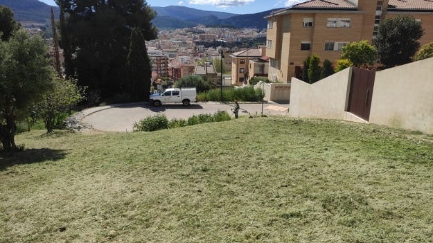 Solar desbrozado en la zona alta del Eixample