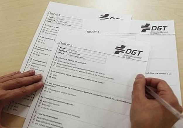 Examen teòric de conduir de la DGT en paper