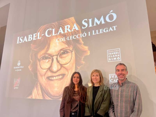 Elisa Guillem i Jordi Tormo en la presentació de l'exposició d'Isabel-Clara Simó