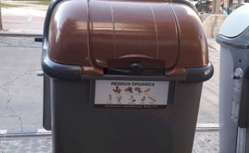 Contenidor marró de matèria orgànica