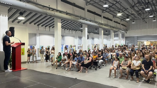 Alberto Belda, en l'Àgora, abarrotada de públic durant la inauguració
