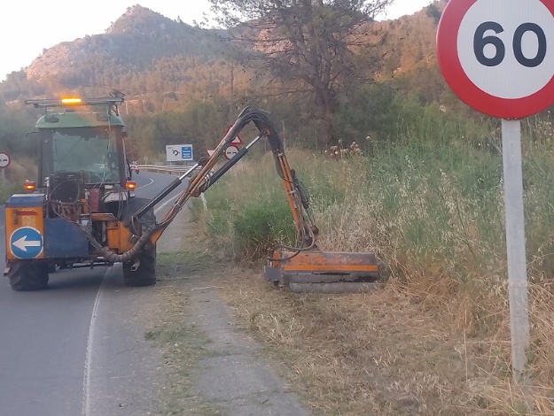 neteja i desbrossament a les carreteres municipals