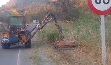 limpieza y desbroce carreteras municipales