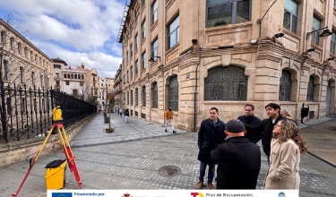 Toni Francés, Vanessa Moltó i tècnics del Departament d'Arquitectura en les obres del carrer de Joan Cantó