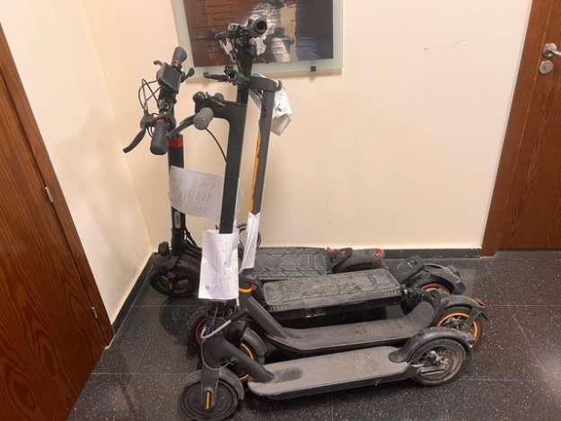 Alguns dels patinets immobilitzats per la Policia Local