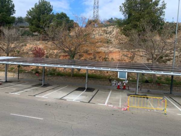 Parking con pérgola fotovoltaica en Cotes Altes