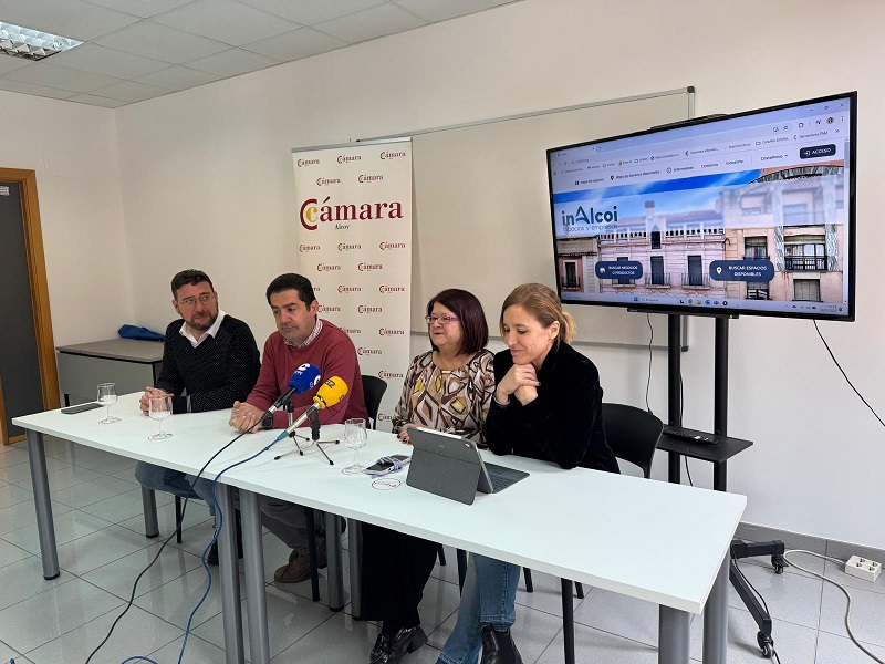 Álex Cerradelo, Toni Francés, Lucía Pascual i Elisa Guillem