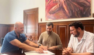 Firma de la compra de locales del Consultorio de la Zona Alta