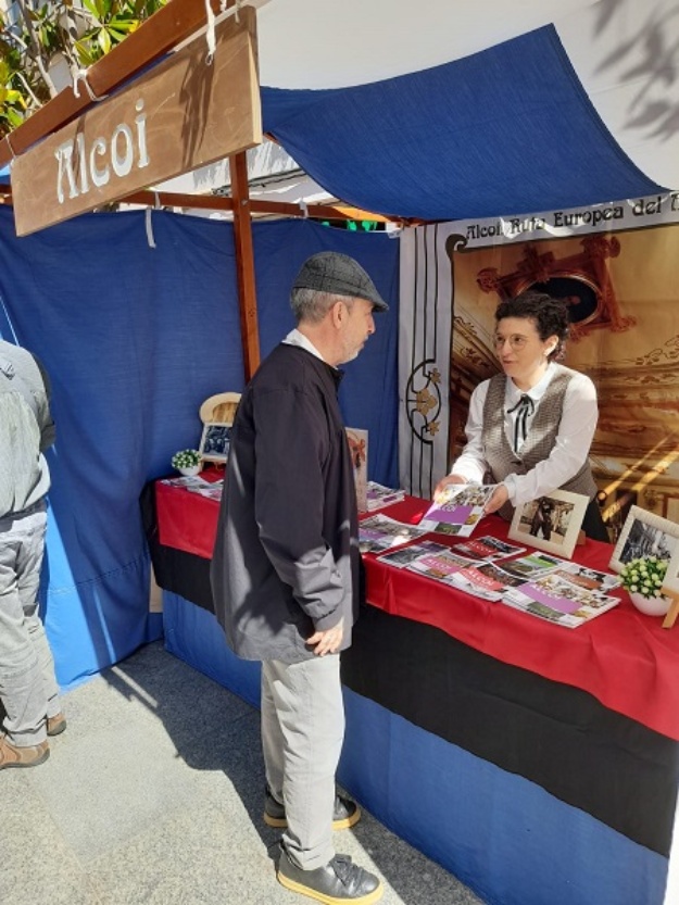 Estand d'Alcoi en la Fira Modernista de Terrassa