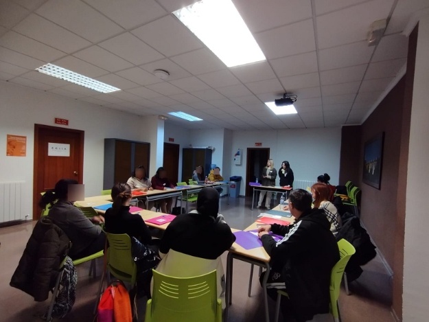 Asistentes reunidos en una de las aulas donde se ha desarrollado el taller