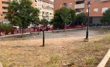 Espai en el que estarà la pista esportiva en la zona verda de l'avinguda Carmen Vidal