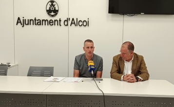 Alberto Belda regidor d'esports i representant Jocs Esportius en Roda de premsa