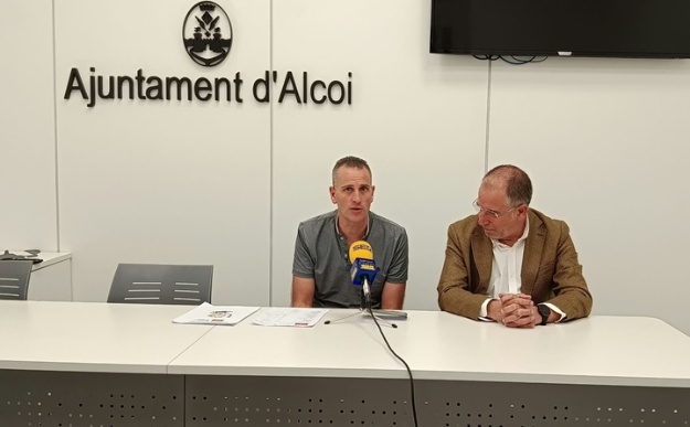 Alberto Belda regidor d'esports i representant Jocs Esportius en Roda de premsa