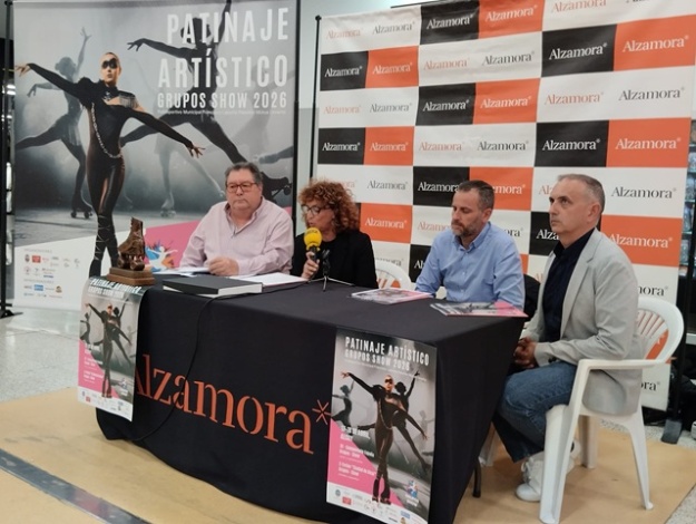 Alberto Belda junto a los organizadores del Campeonato Grupo Show en rueda de prensa