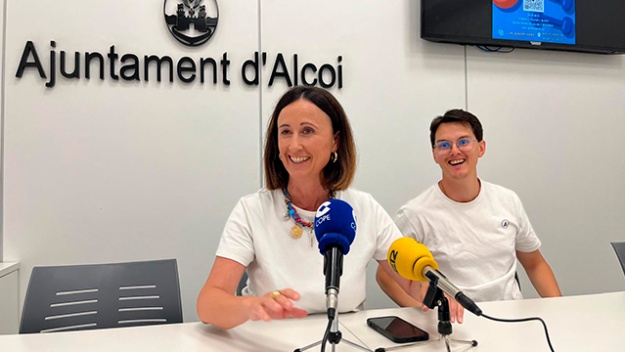 Aroa Mira i Jorge Gisbert en roda de premsa