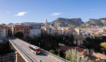 Autobús de Alcoy por el Viaducto de Canalejas