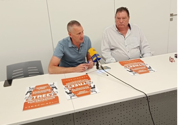 Regidor Alberto Belda y membre de l'organització del campionat