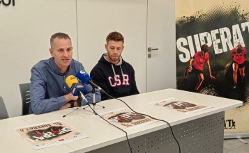 Regidor Alberto Belda i representant Col·legi San Roc en roda de premsa