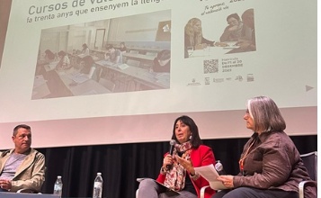 La regidora Teresa Sanjuán durant la seua intervenció en la reunió de treball