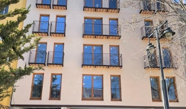 Fachada del edificio de Sant Mateu 102