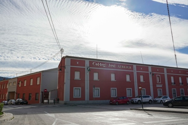 Façana del col·legi José Arnauda