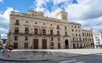 Façana principal de l'Ajuntament d'Alcoi